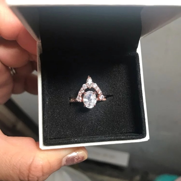 Vintage Oval and Crown 18K Rose Gold Ring Set - Picture 10 of 10